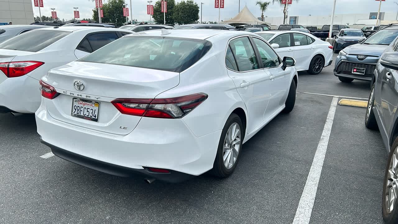 2022 Toyota Camry LE 2