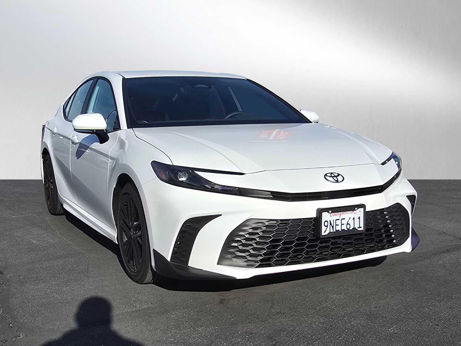 2025 Toyota Camry SE 7