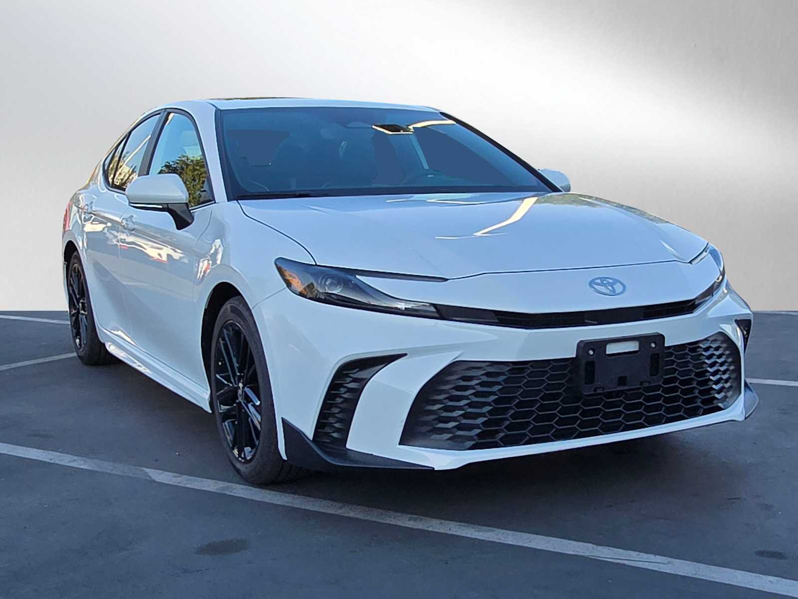 2025 Toyota Camry SE 7