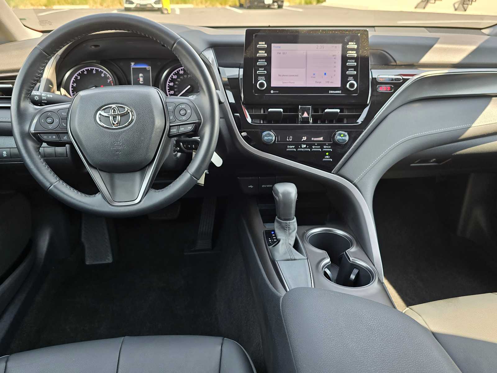 2021 Toyota Camry SE 18