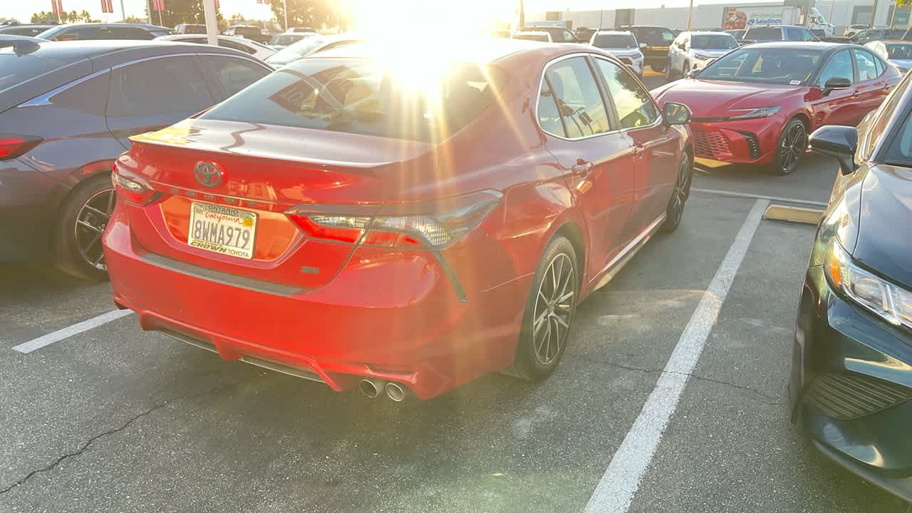 2021 Toyota Camry SE 2