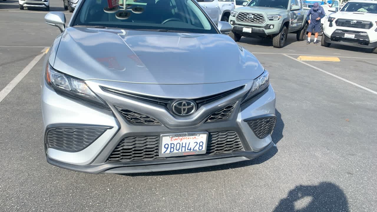 2022 Toyota Camry SE 3