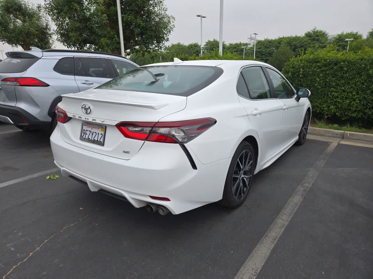 2023 Toyota Camry SE 3