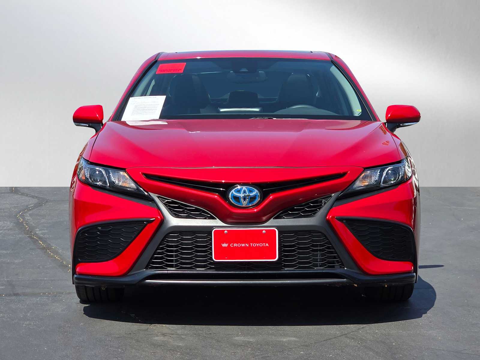 2022 Toyota Camry Hybrid SE 8