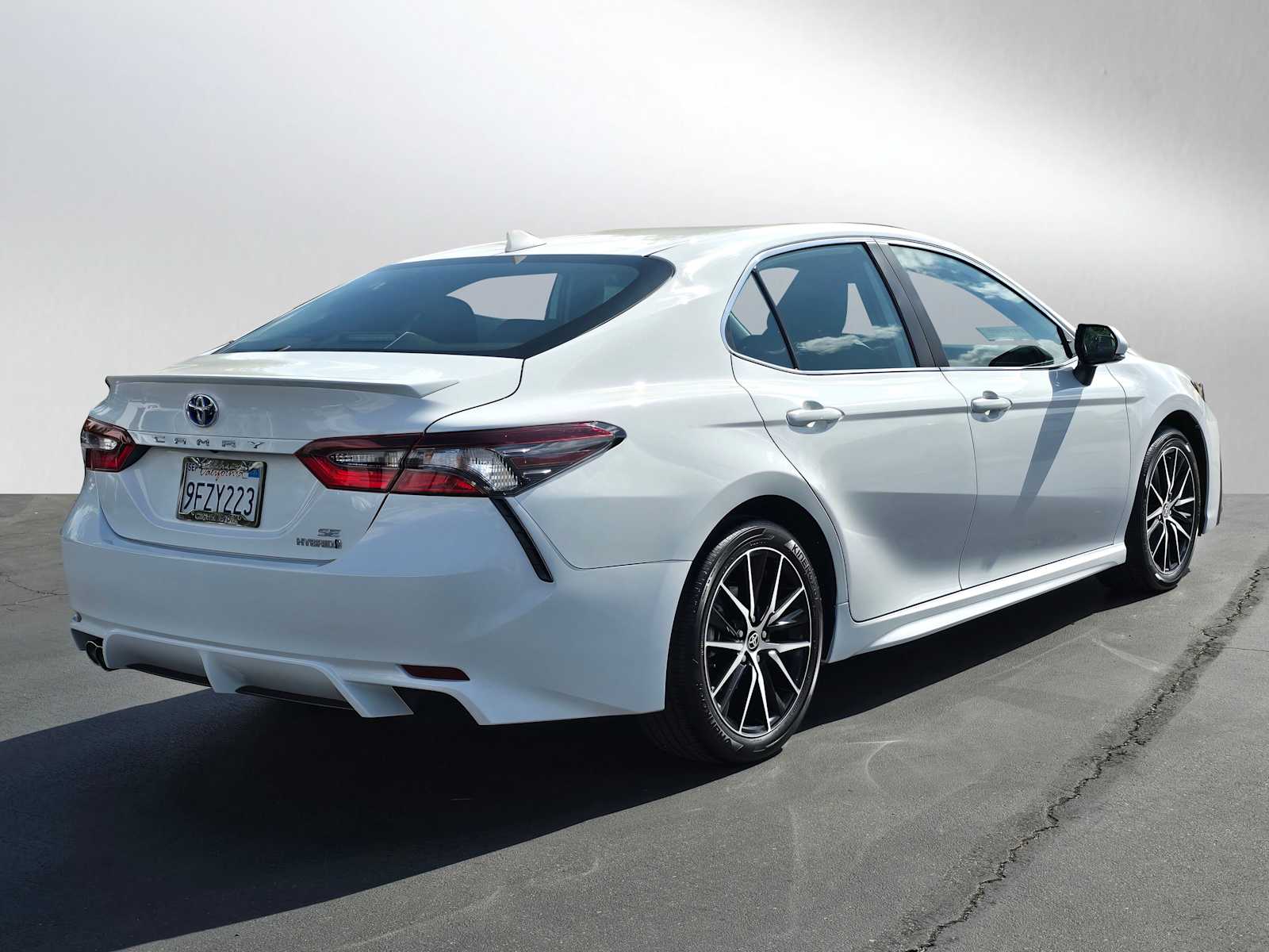 2024 Toyota Camry Hybrid SE 5