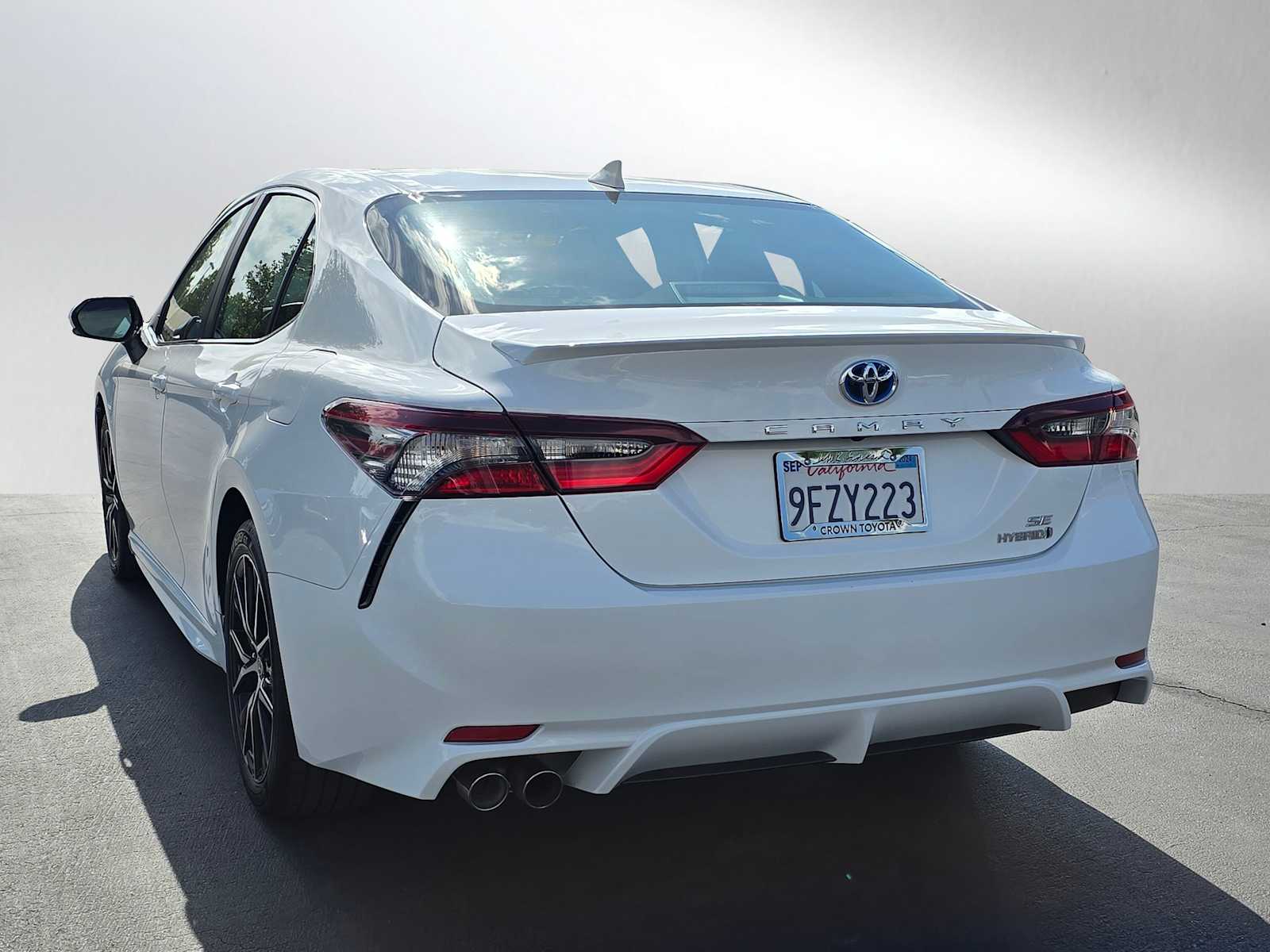 2024 Toyota Camry Hybrid SE 3