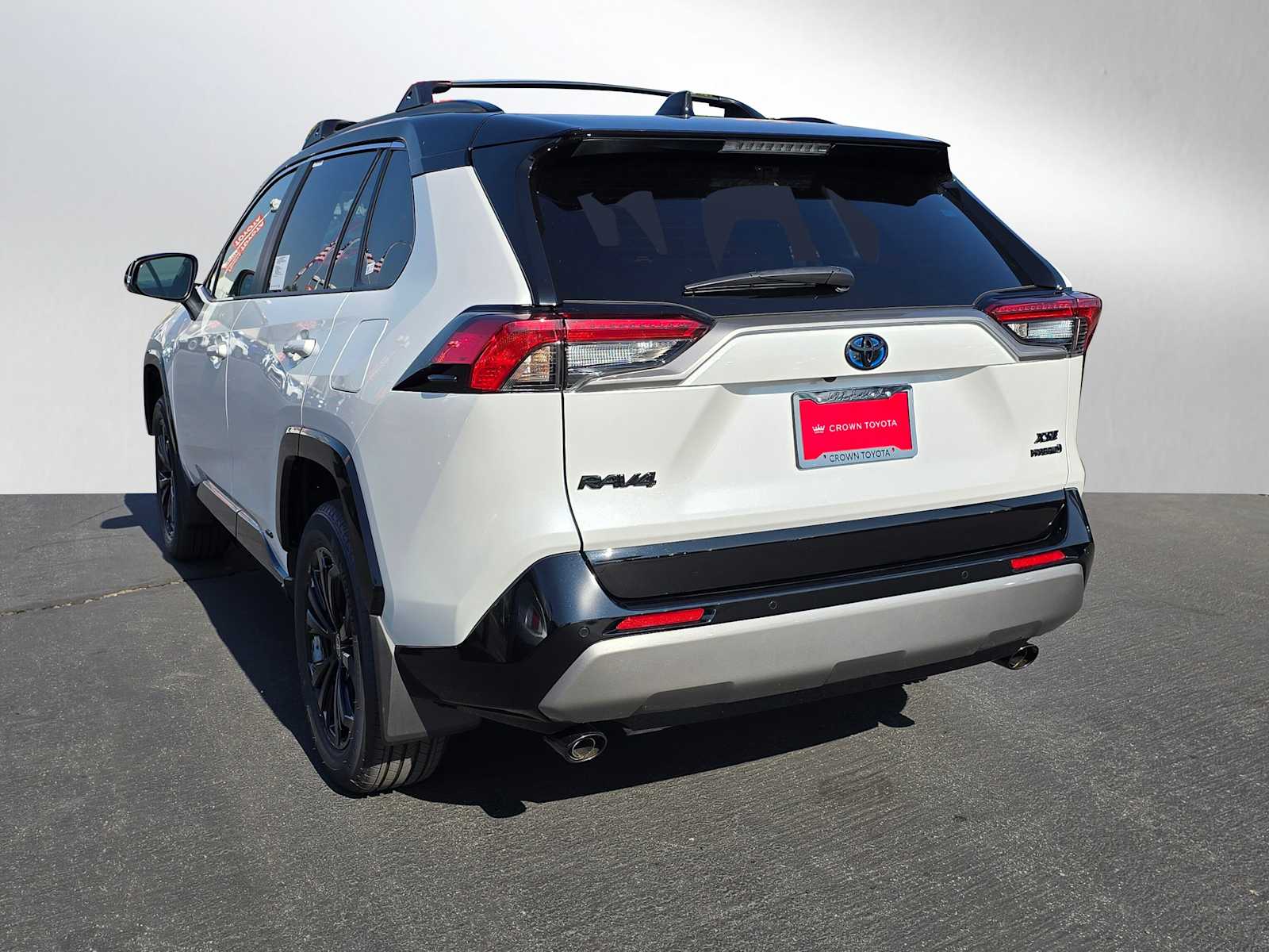 2024 Toyota RAV4 Hybrid XSE 3