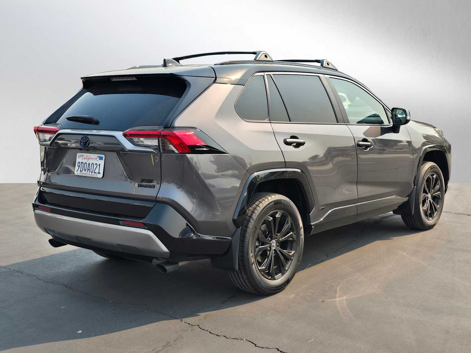 2022 Toyota RAV4 Hybrid XSE 5