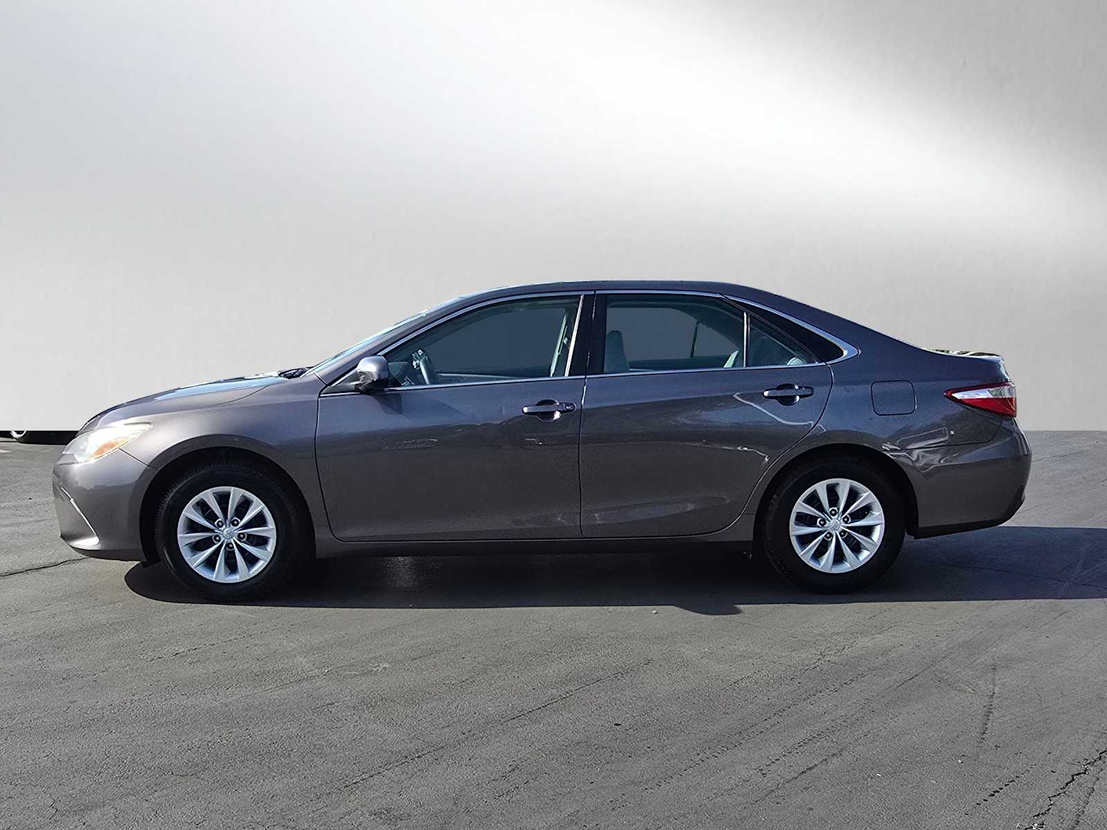 2015 Toyota Camry LE 2