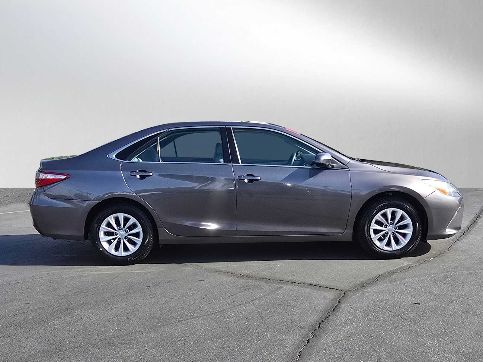 2015 Toyota Camry LE 6