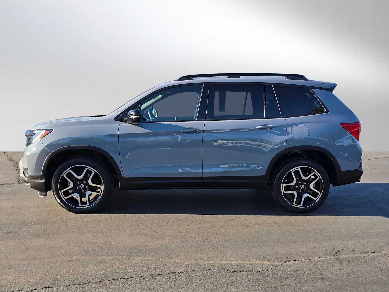 2023 Honda Passport Elite 2