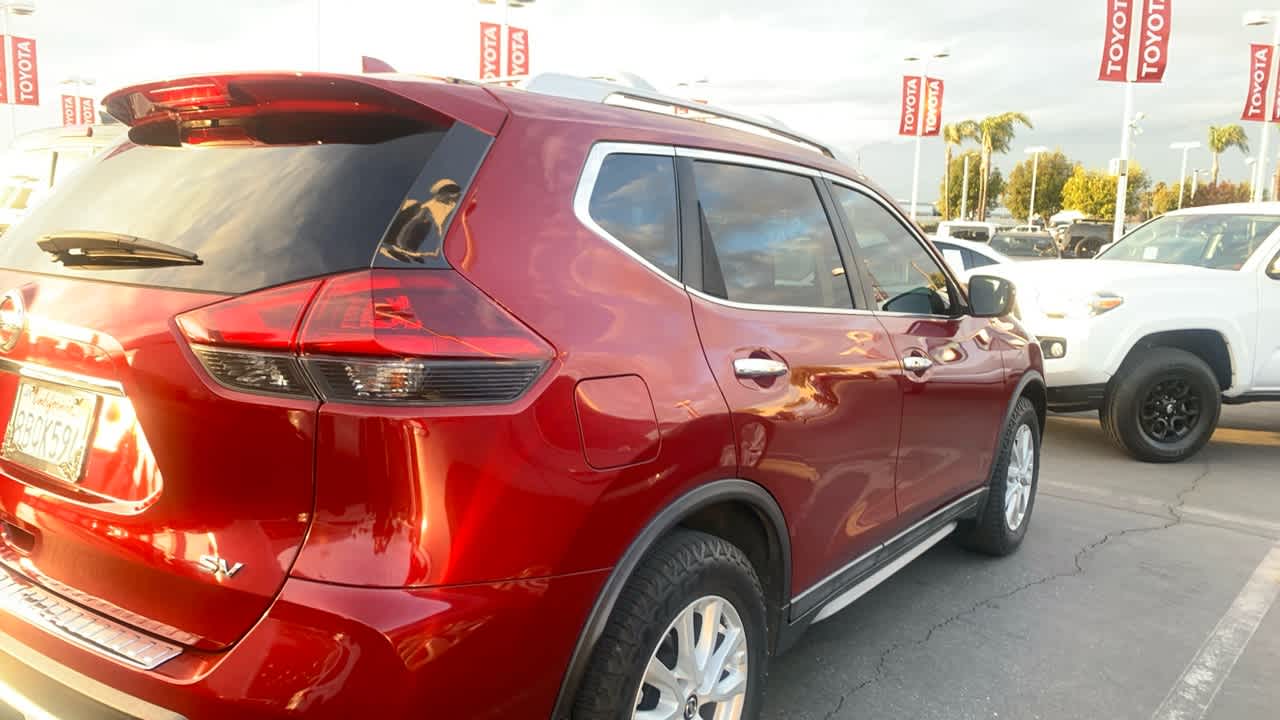 2018 Nissan Rogue SV 2