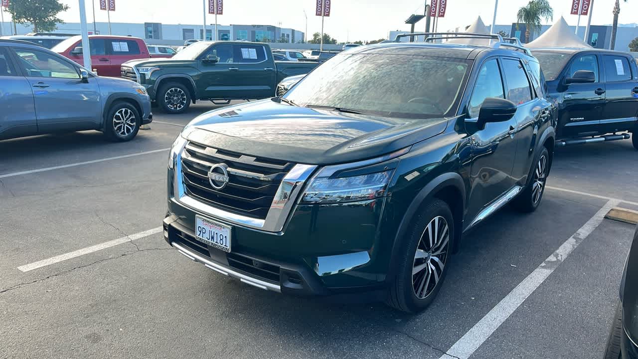 2023 Nissan Pathfinder Platinum 2