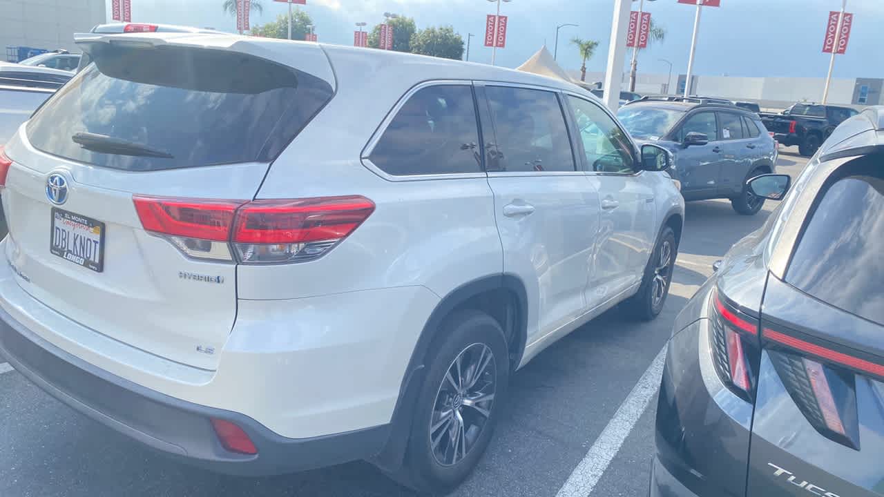 2017 Toyota Highlander Hybrid LE 3