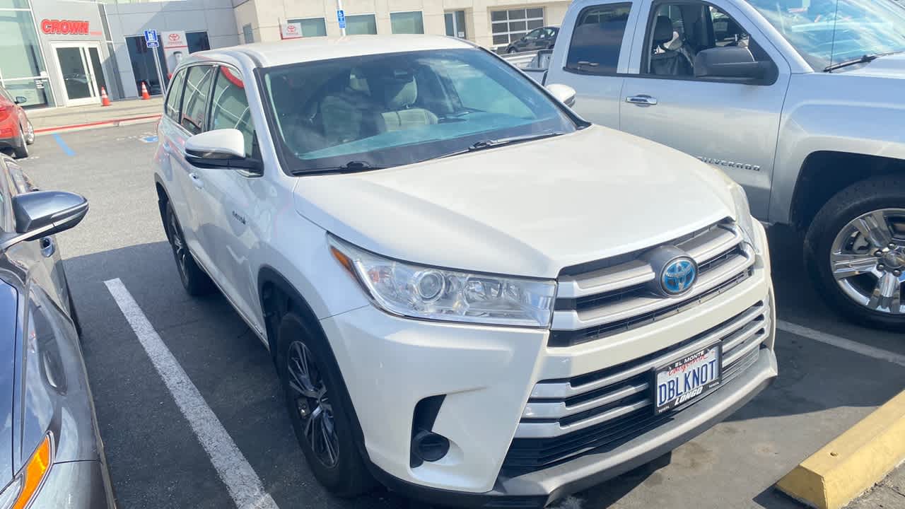 2017 Toyota Highlander Hybrid LE 2