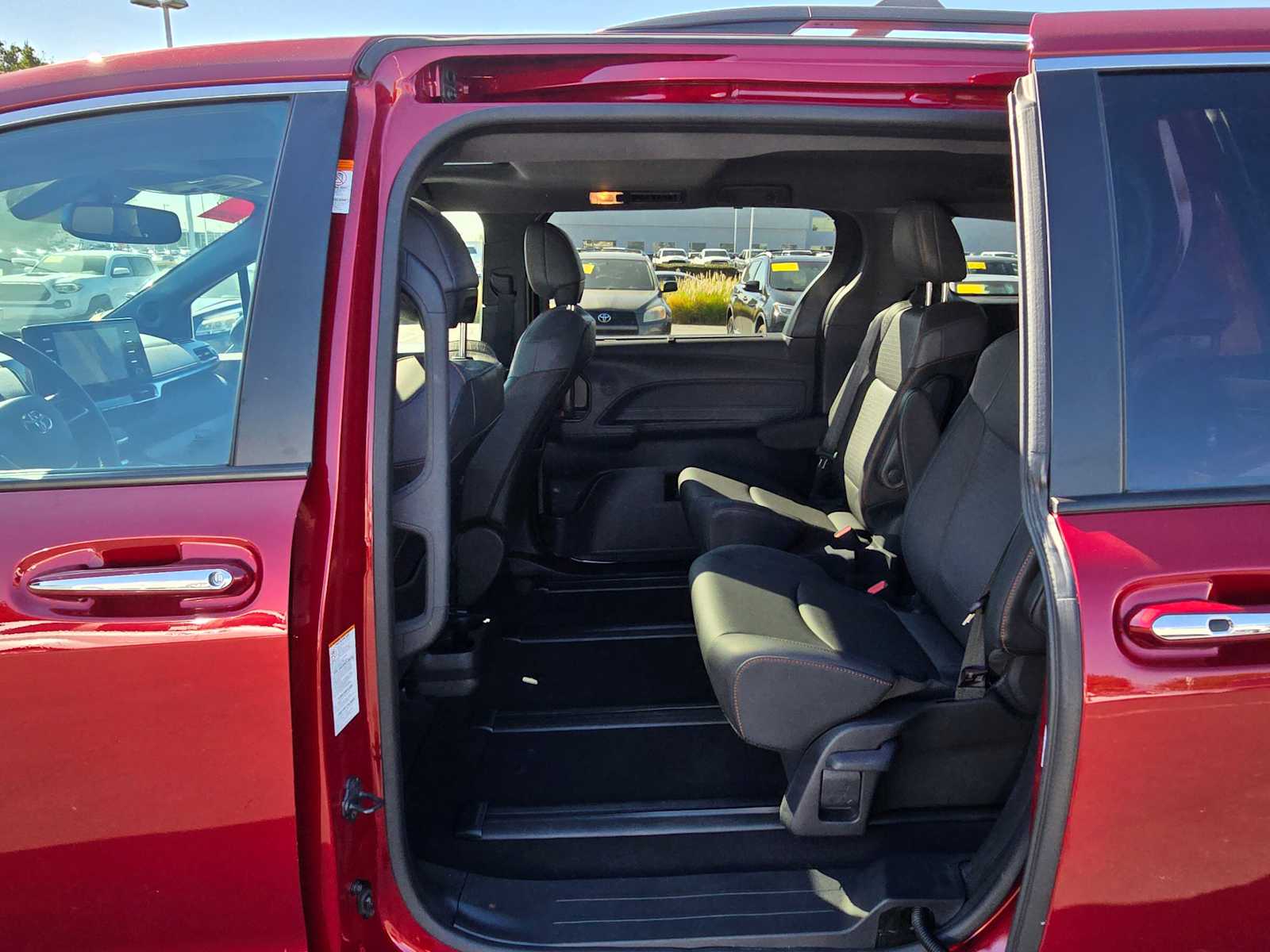 2022 Toyota Sienna XSE 17