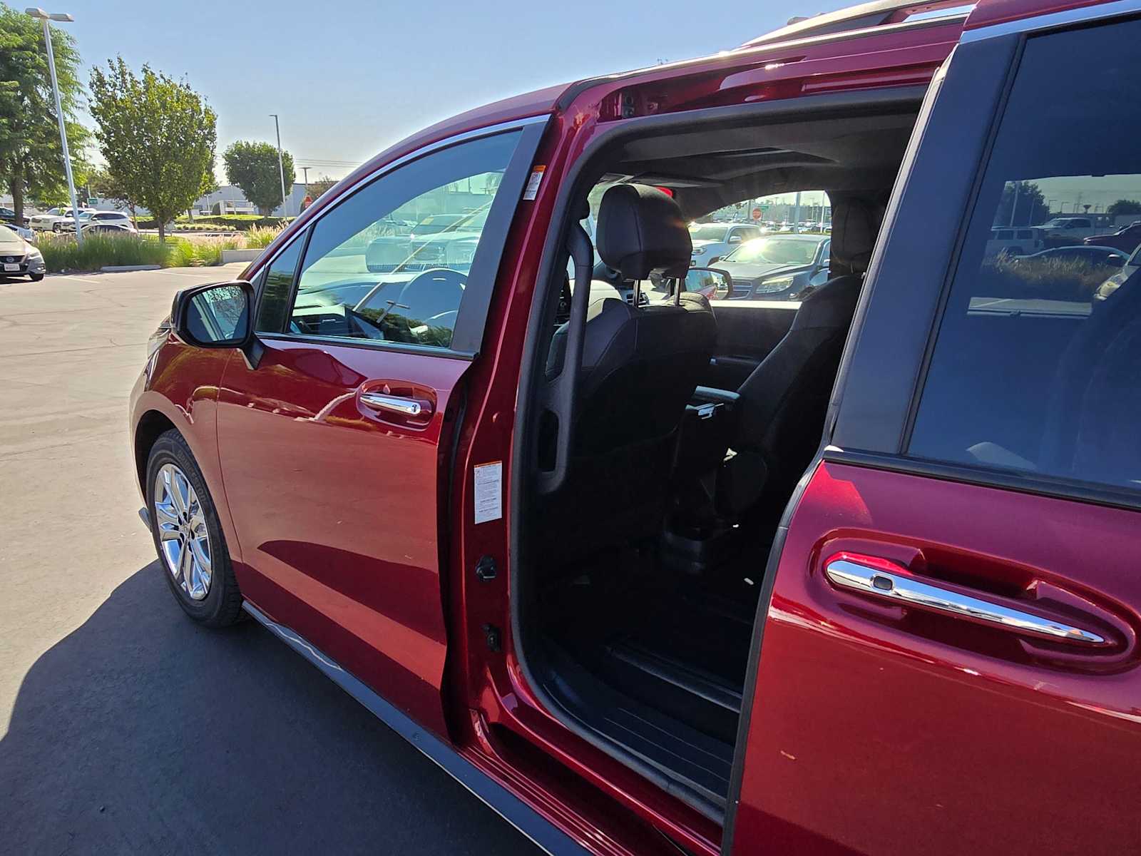 2022 Toyota Sienna XSE 16