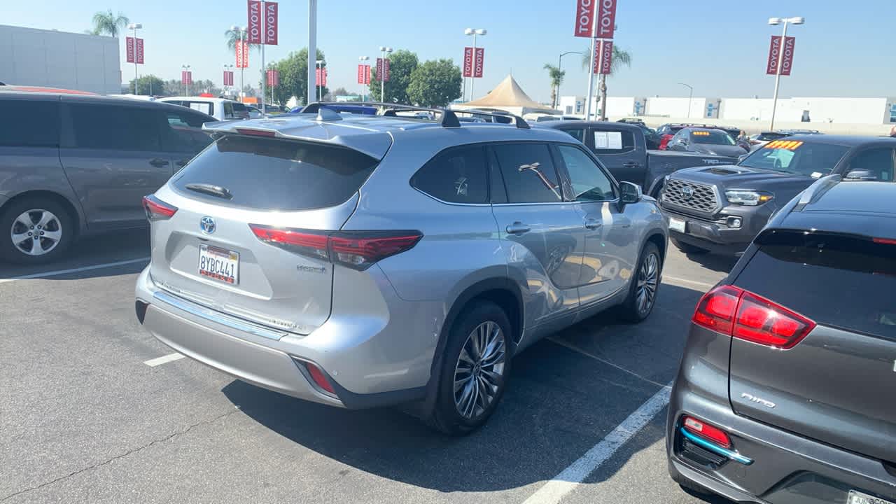 2021 Toyota Highlander Hybrid Platinum 2