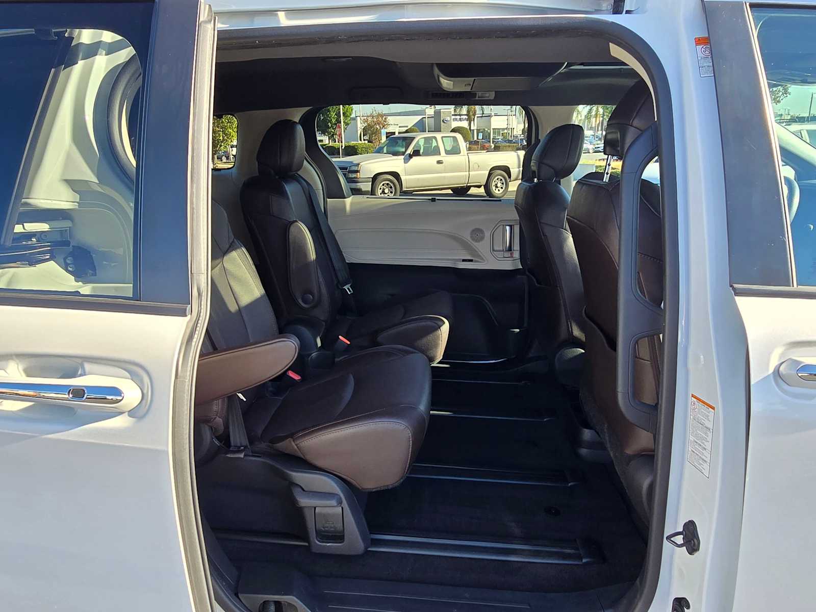 2021 Toyota Sienna Platinum 12