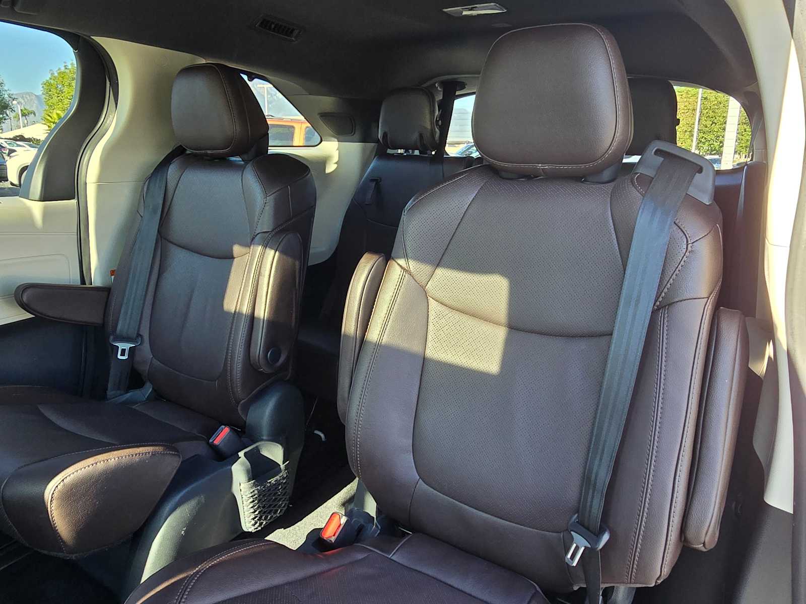 2021 Toyota Sienna Platinum 18