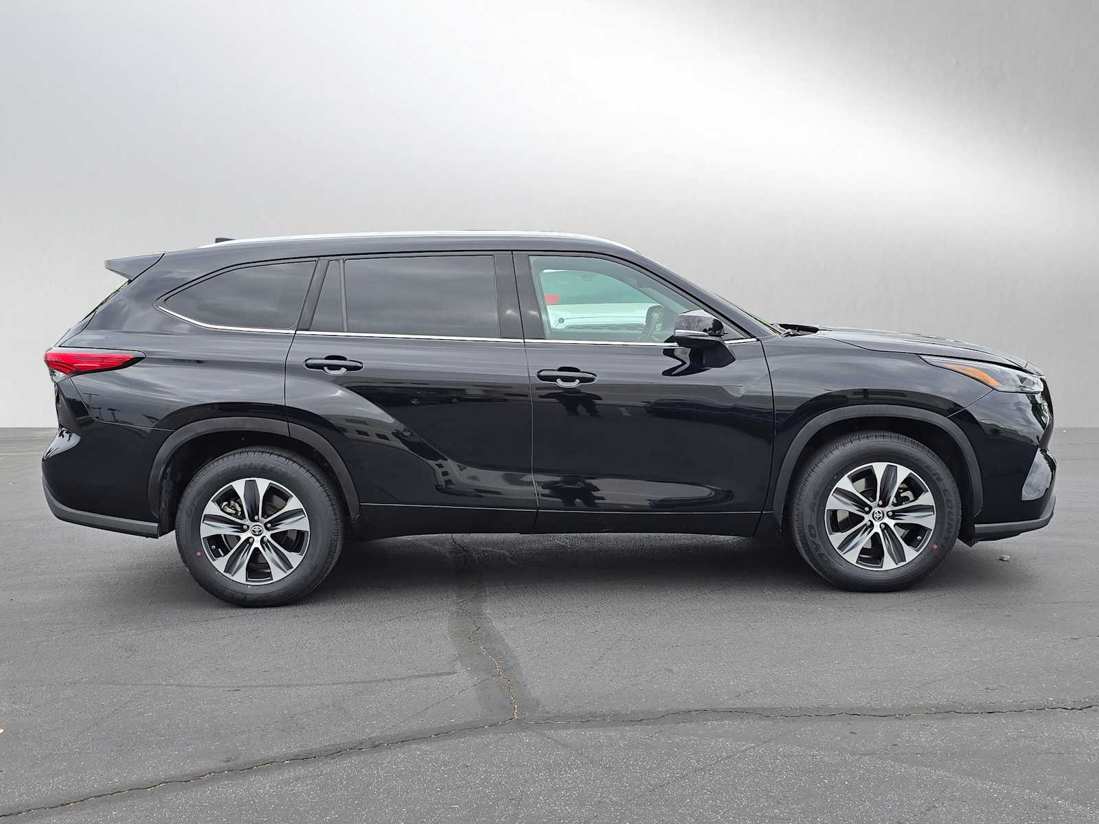 2022 Toyota Highlander XLE 6