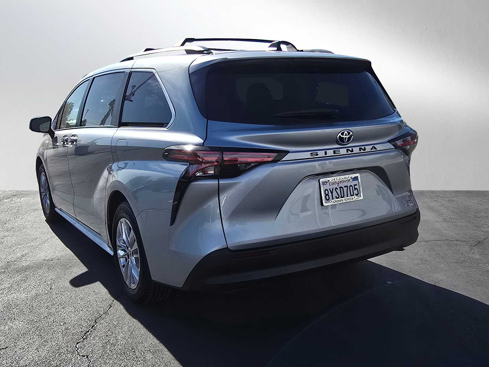 2022 Toyota Sienna XLE 3