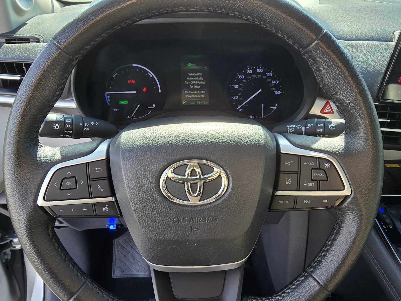 2022 Toyota Sienna XLE 23