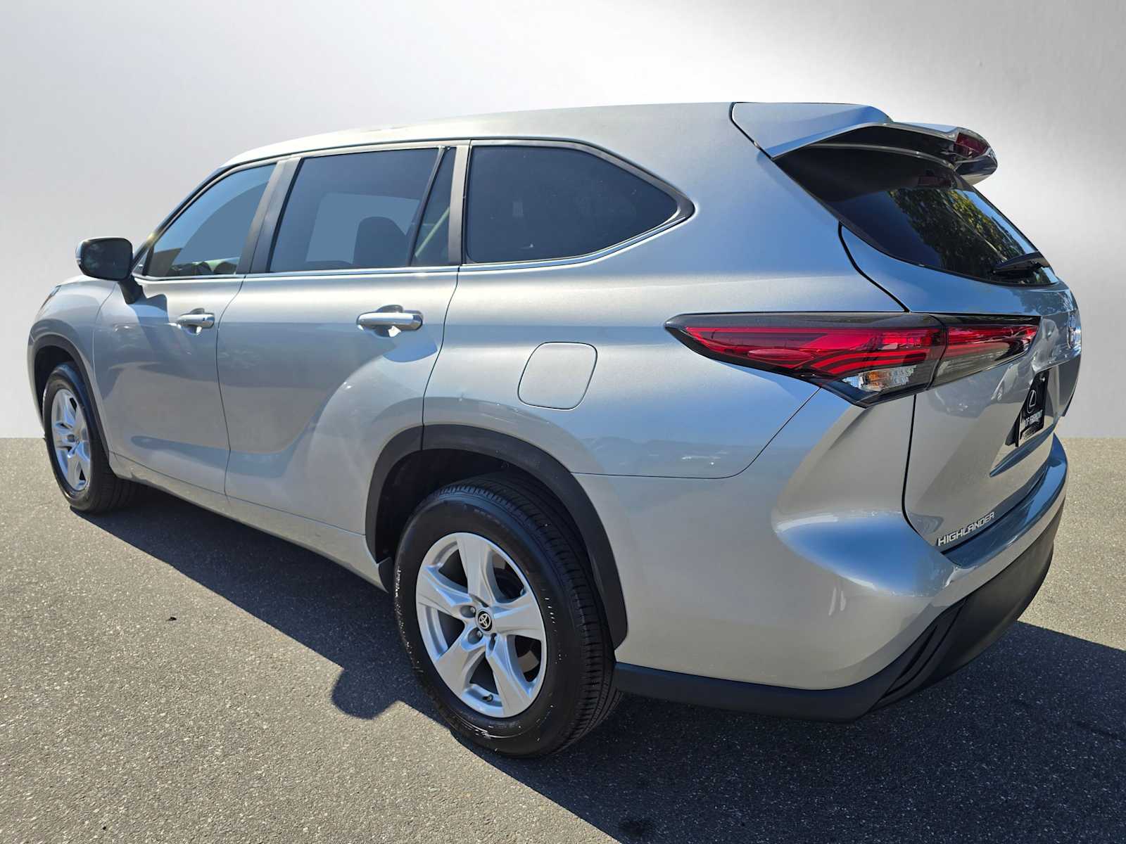 2023 Toyota Highlander LE 3