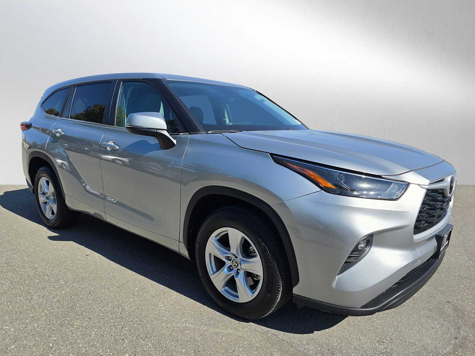 2023 Toyota Highlander LE 7