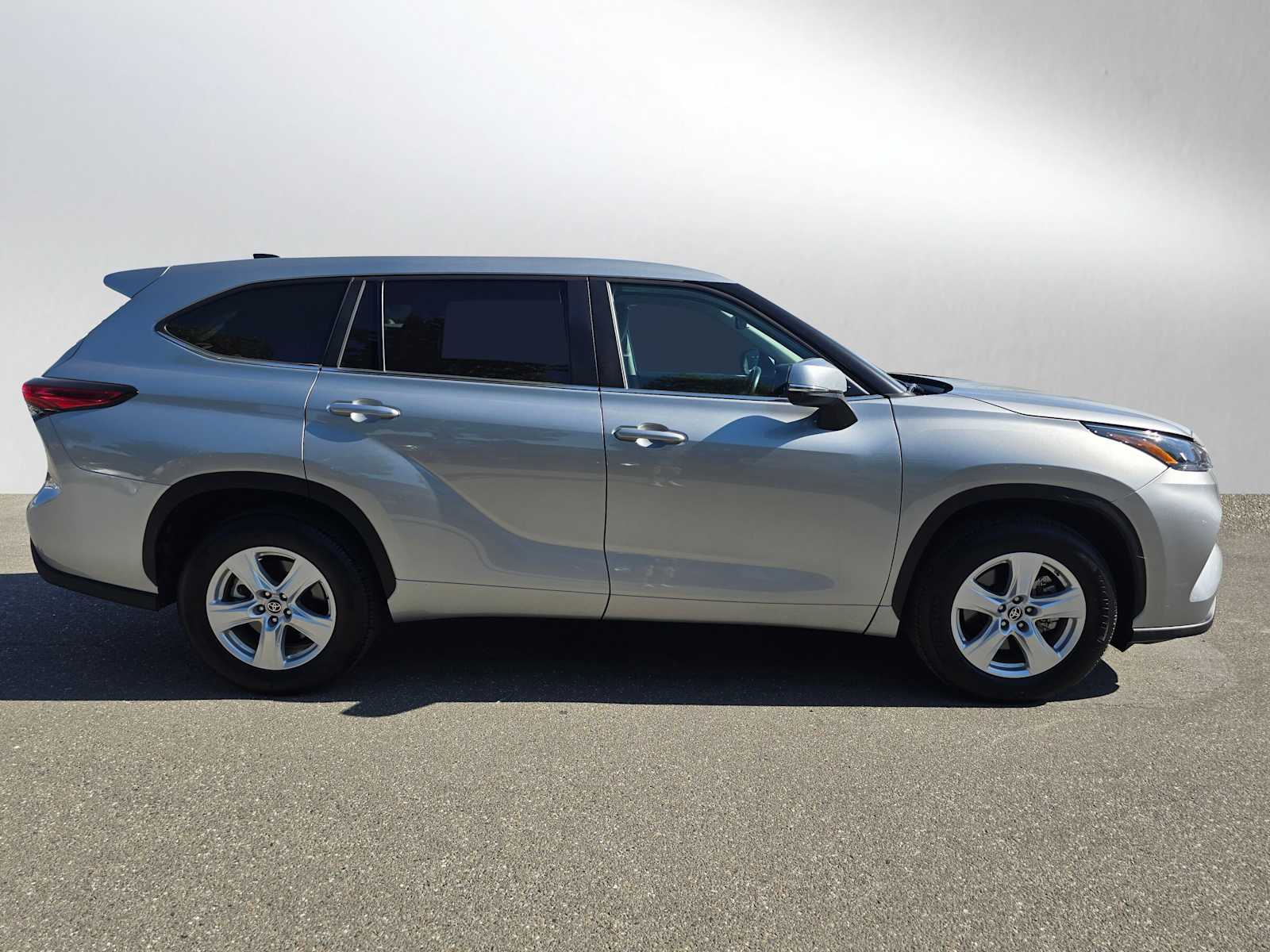 2023 Toyota Highlander LE 6