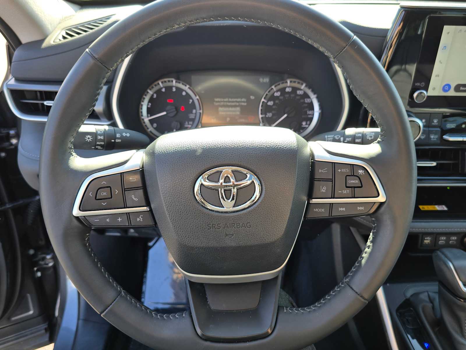 2024 Toyota Highlander XLE 24