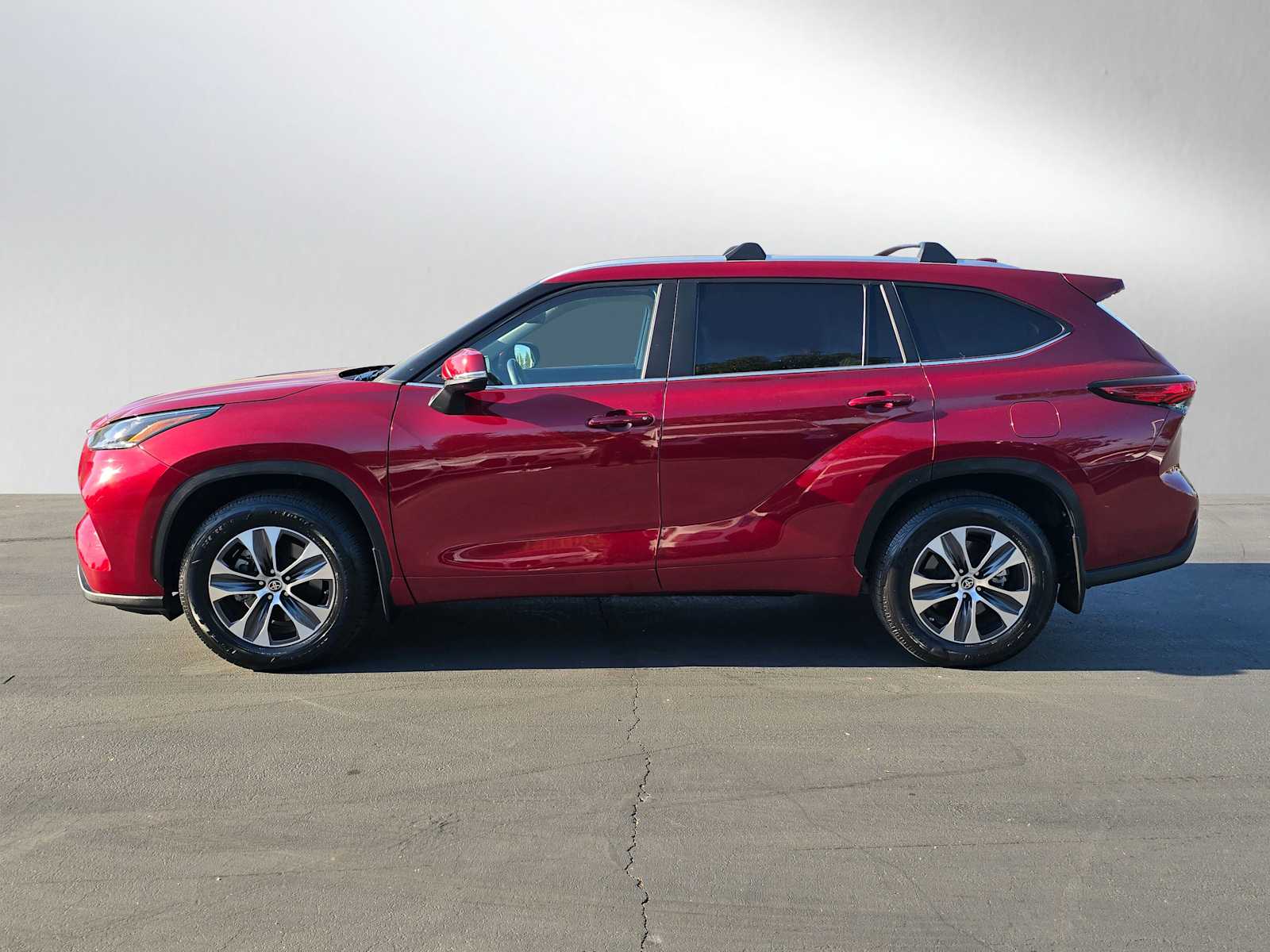 2023 Toyota Highlander XLE 2