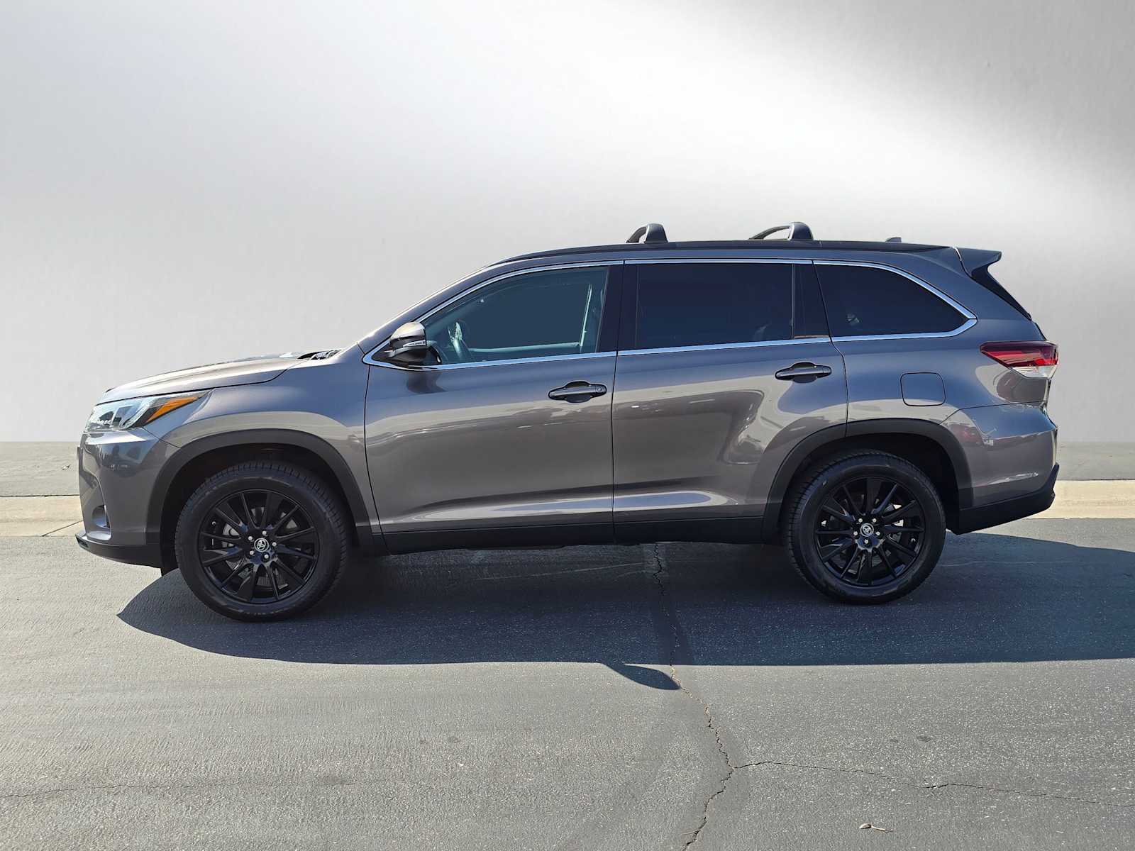 2019 Toyota Highlander SE 2