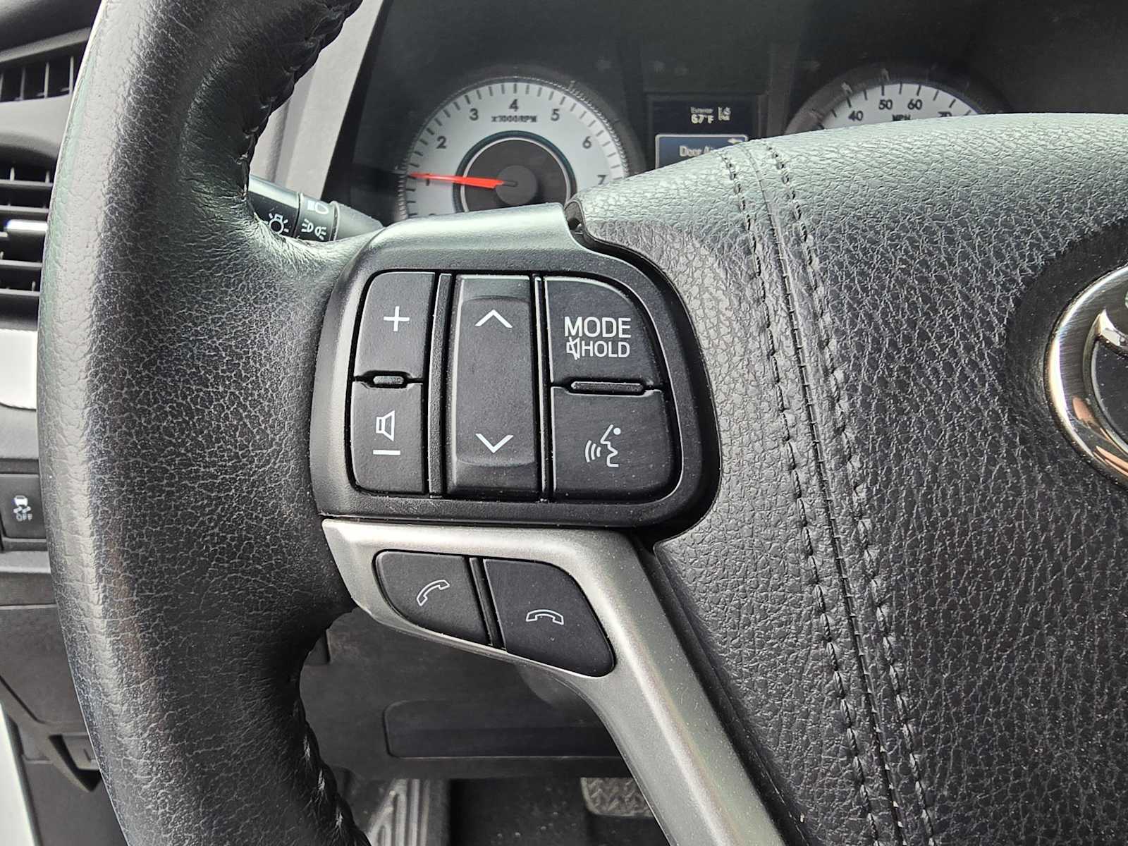 2019 Toyota Sienna SE 31