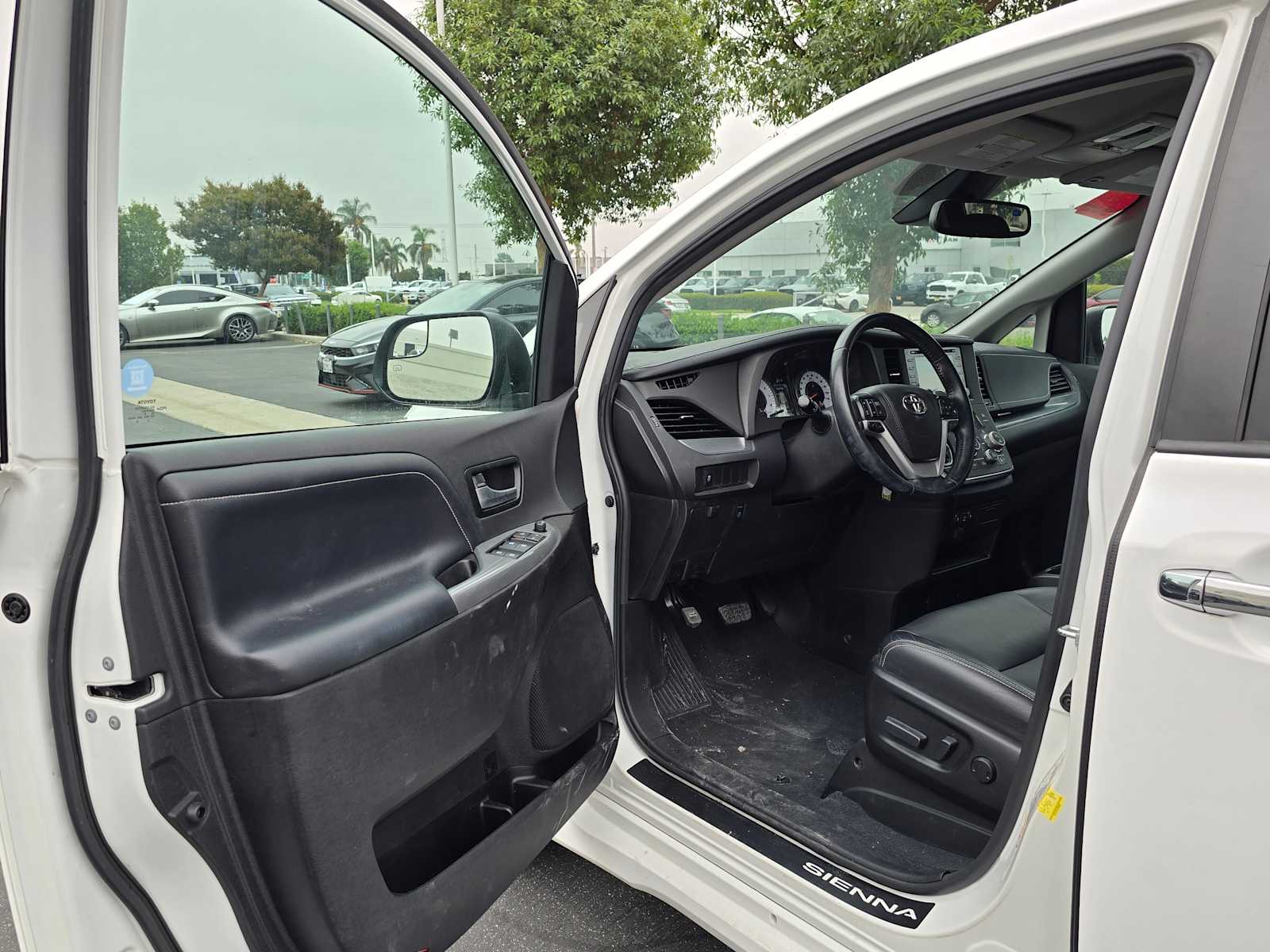 2019 Toyota Sienna SE 20