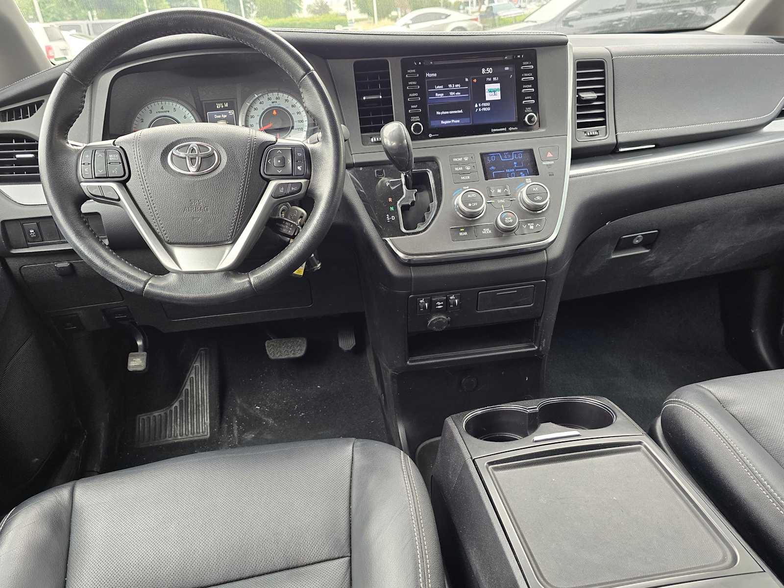 2019 Toyota Sienna SE 19