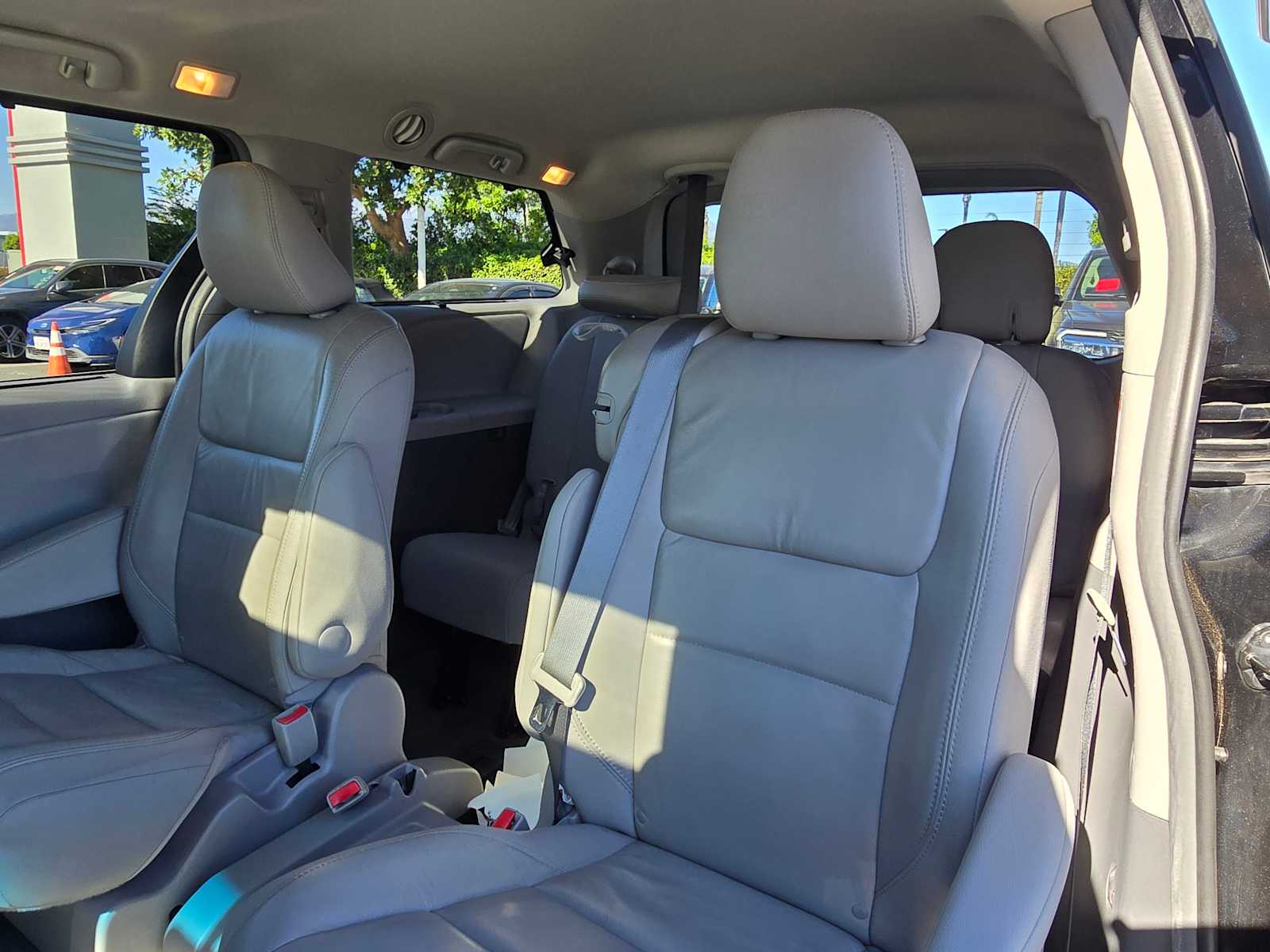 2017 Toyota Sienna XLE 18