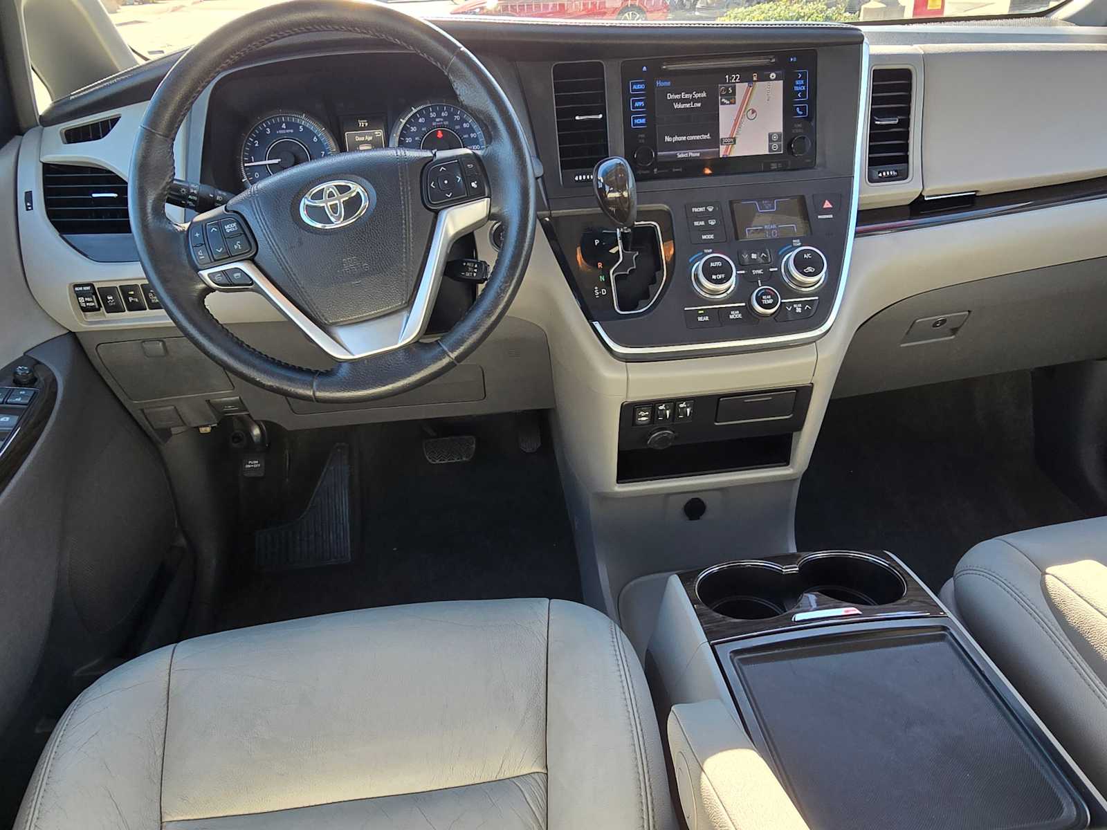 2017 Toyota Sienna XLE 19