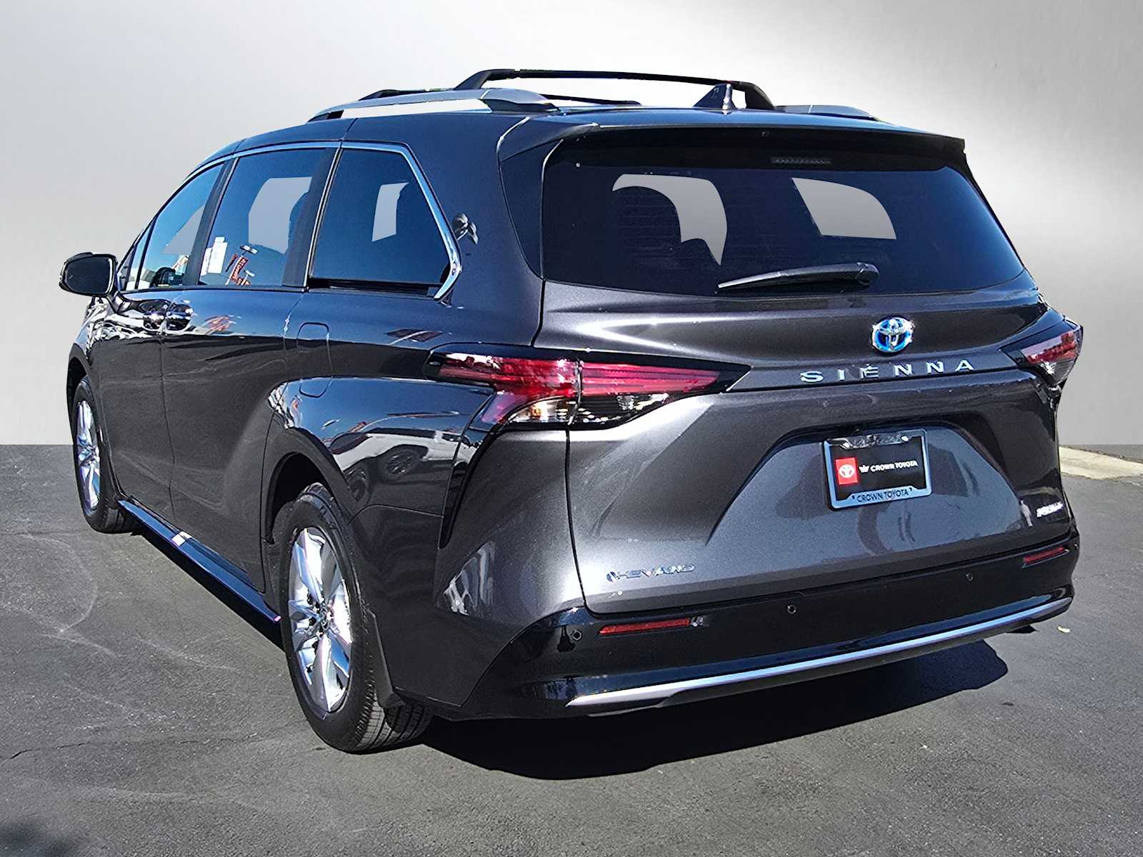 2025 Toyota Sienna Limited 3