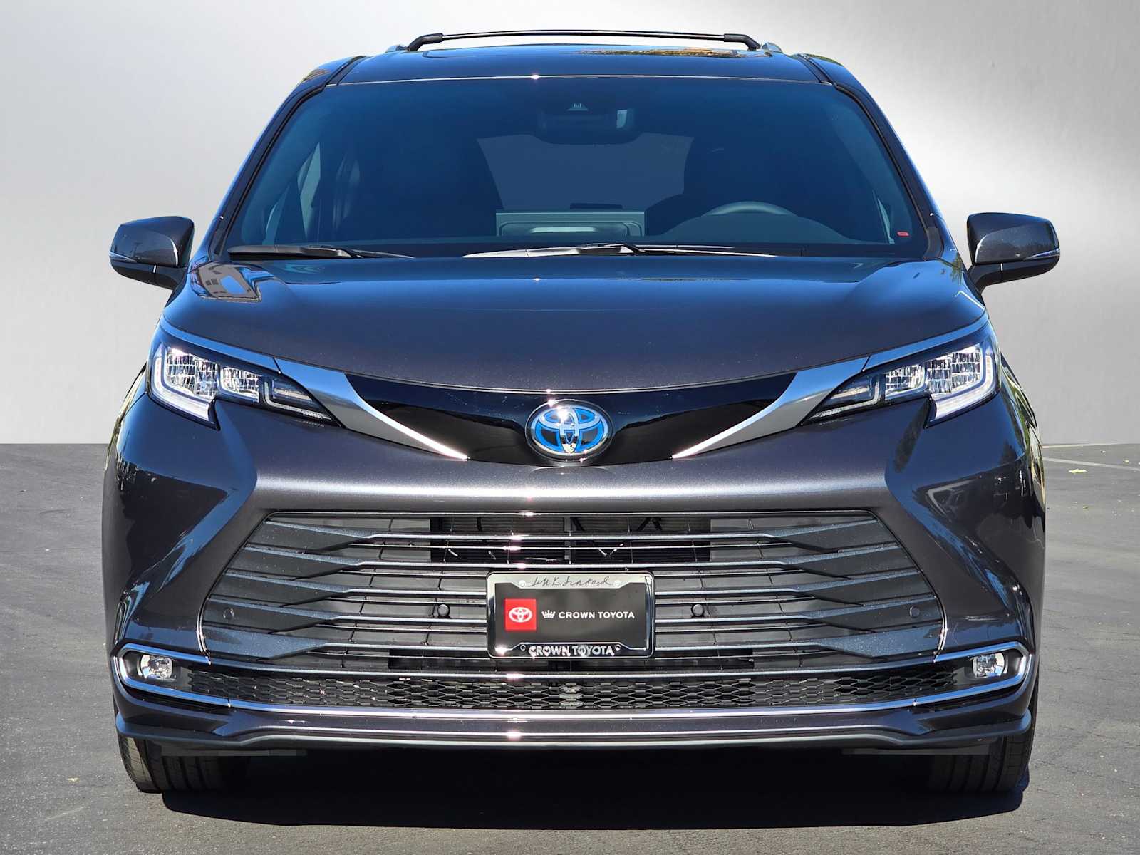 2025 Toyota Sienna Limited 8