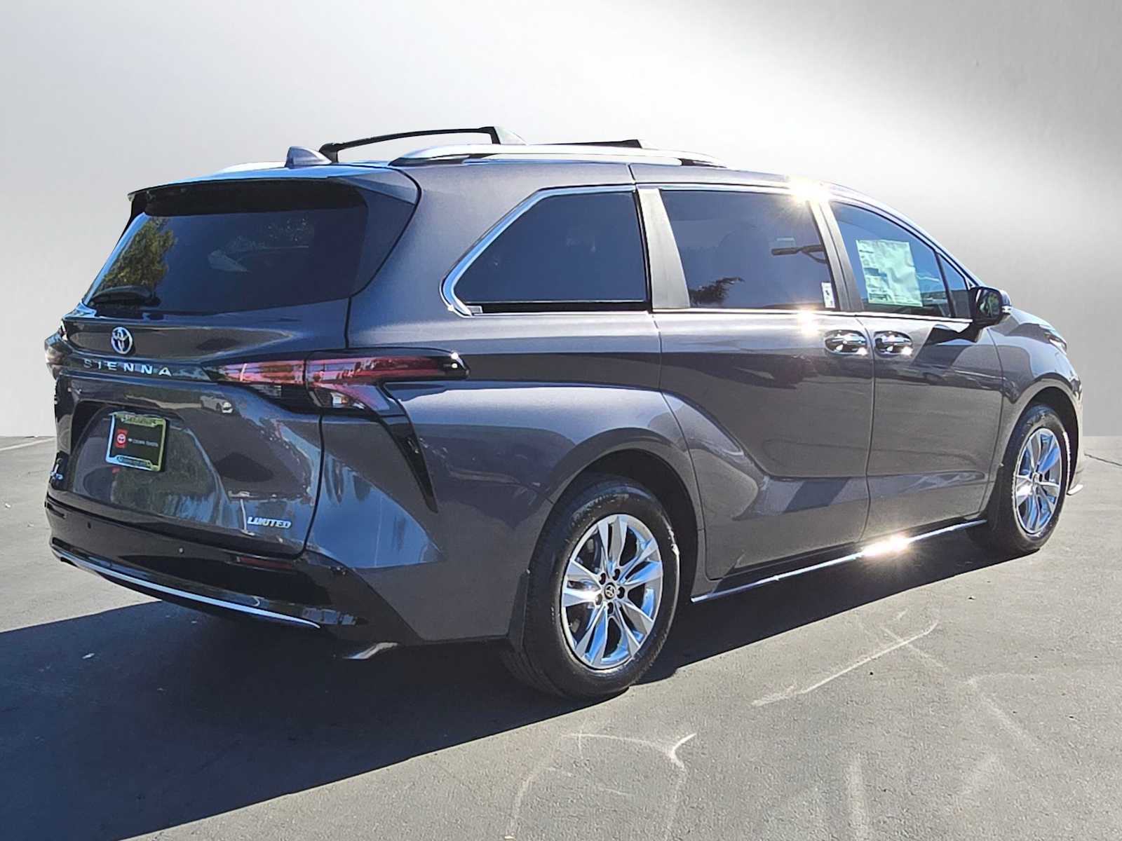 2025 Toyota Sienna Limited 5