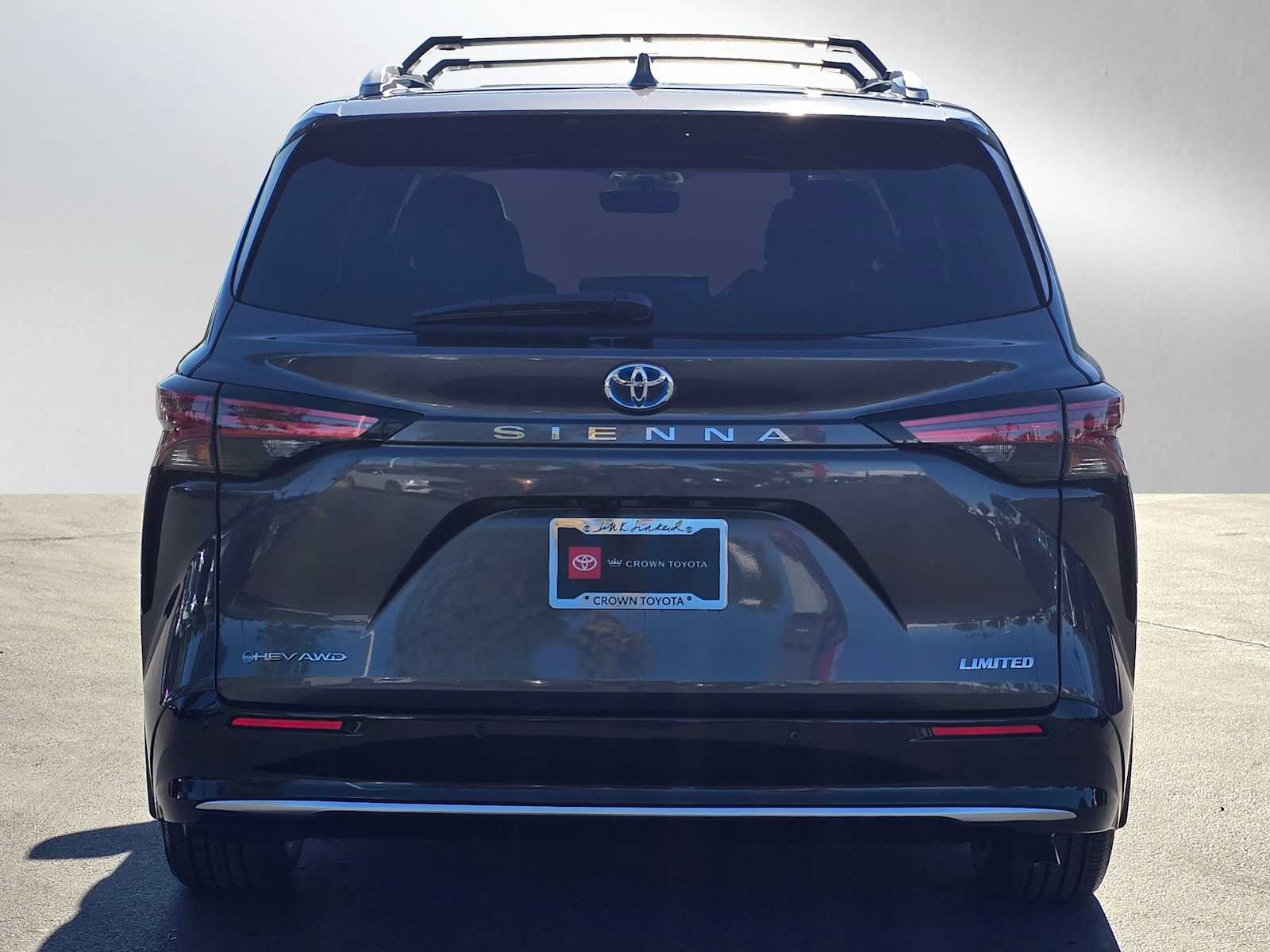 2025 Toyota Sienna Limited 4