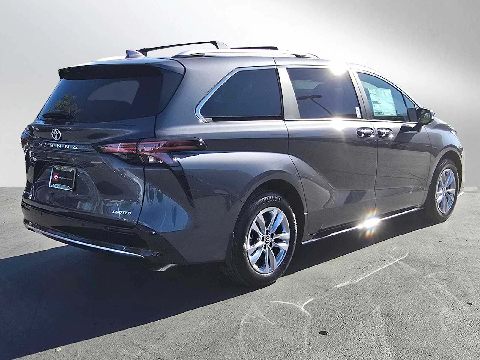 2025 Toyota Sienna Limited 5