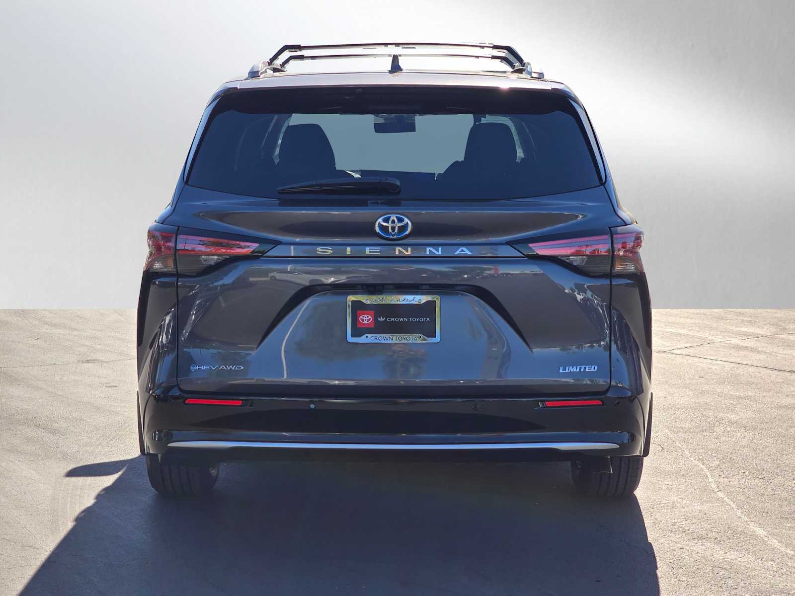 2025 Toyota Sienna Limited 4