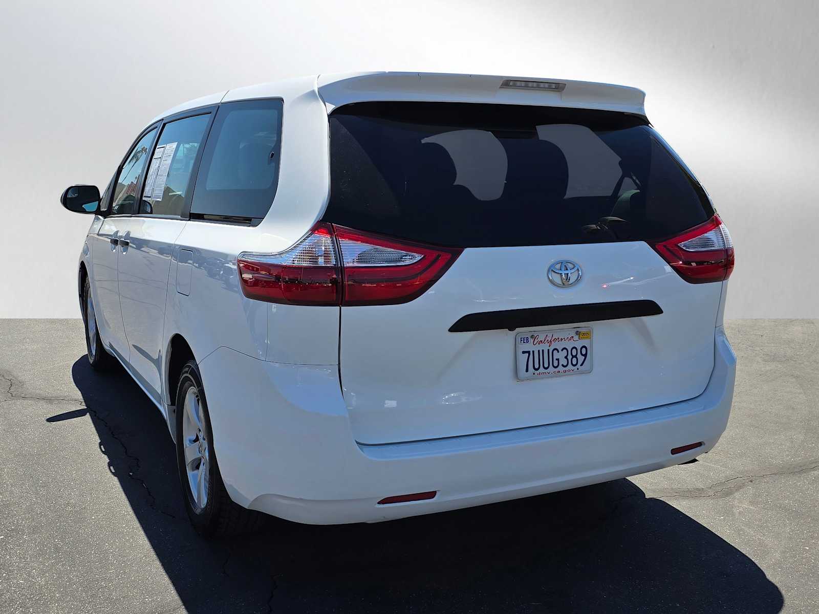 2017 Toyota Sienna L 3