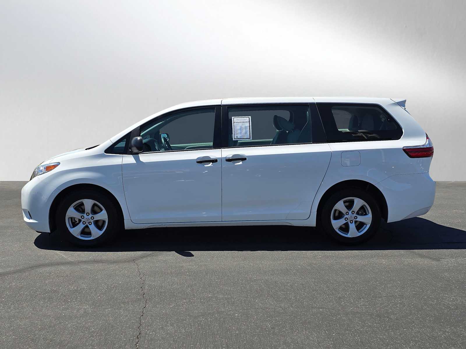 2017 Toyota Sienna L 2