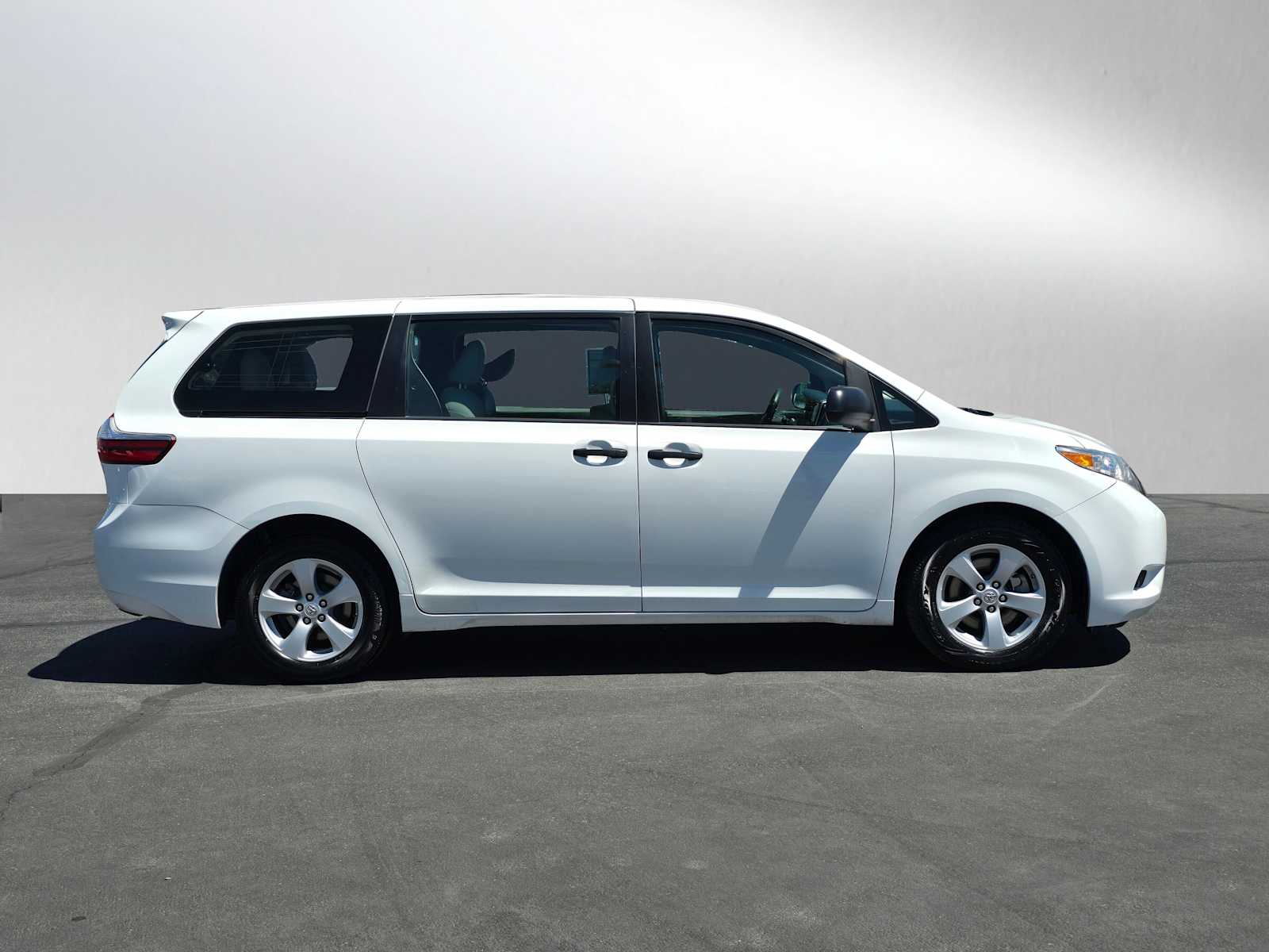 2017 Toyota Sienna L 6