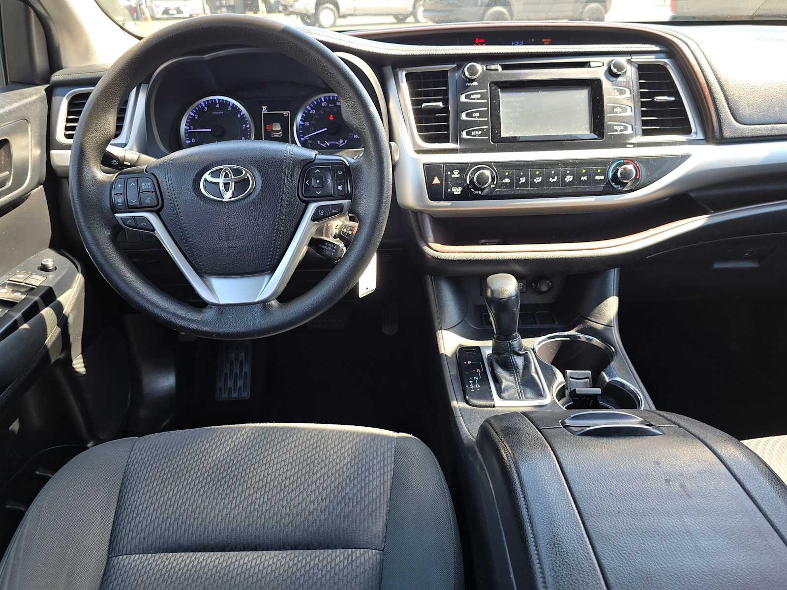 2019 Toyota Highlander LE 19