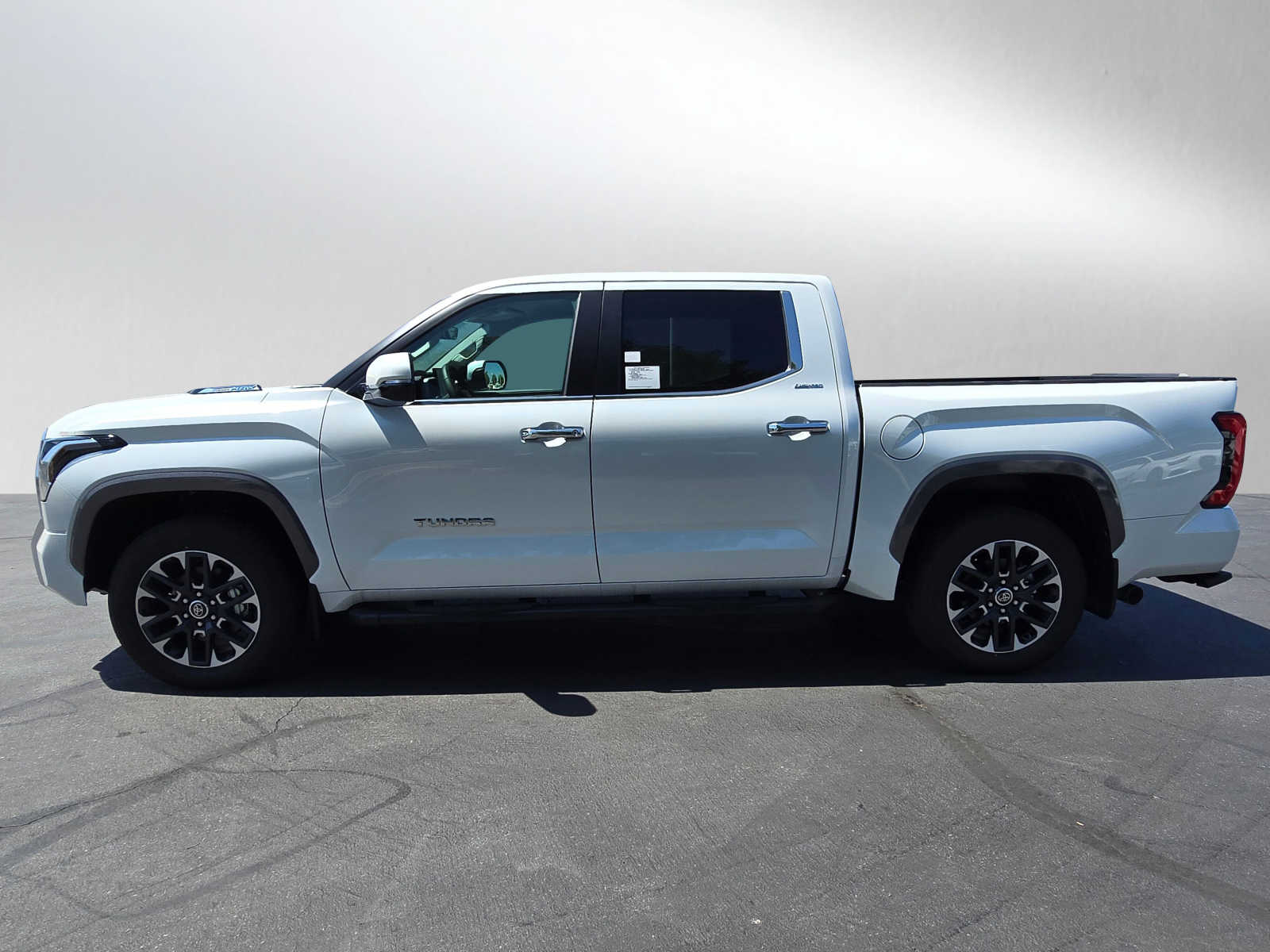 2024 Toyota Tundra Limited Hybrid CrewMax 5.5 Bed 2