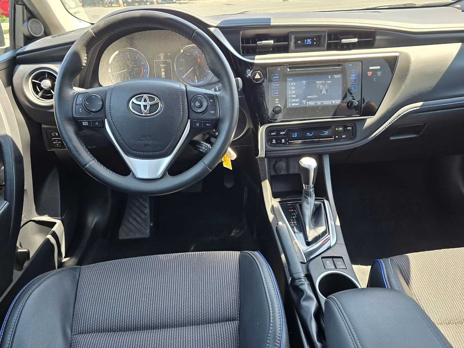 2017 Toyota Corolla SE 18